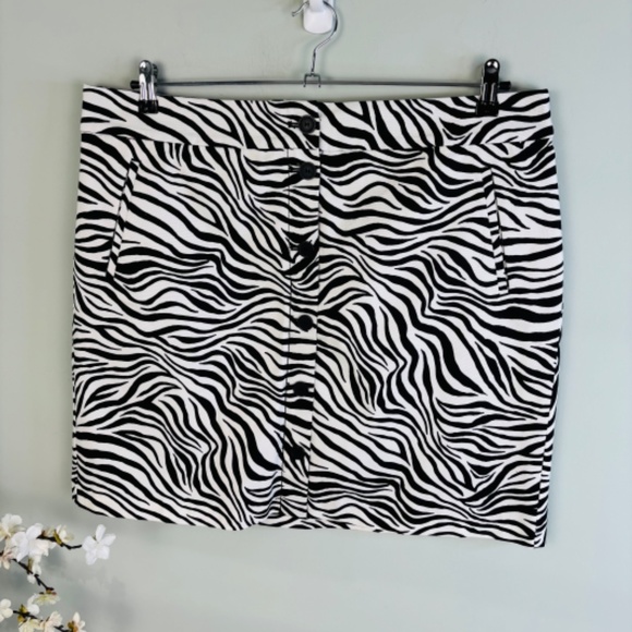 Talbots Button Front Allover Zebra Canvas Skirt Size 18 - Picture 3 of 5
